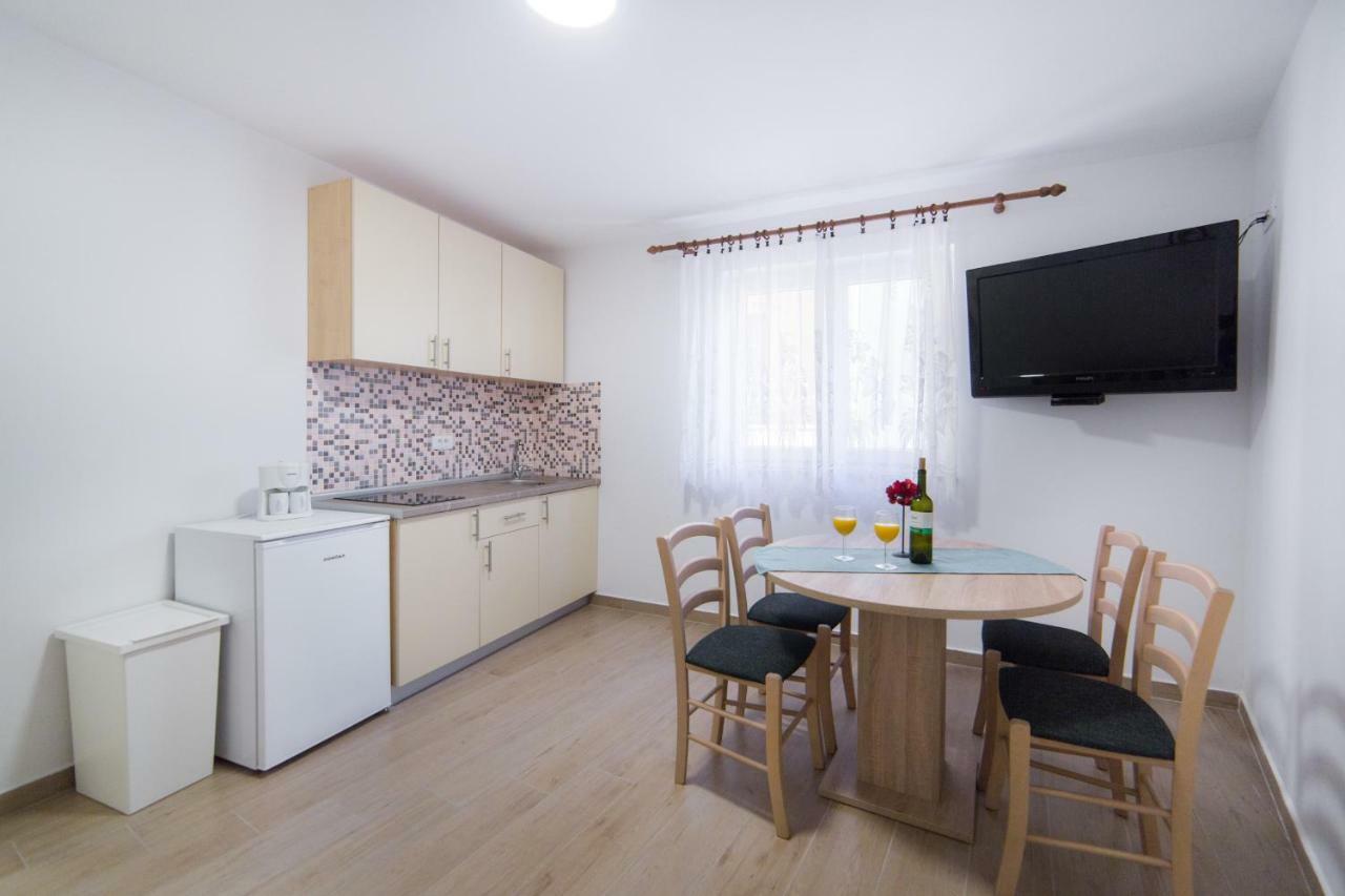 Apartments Relax Baška Voda エクステリア 写真
