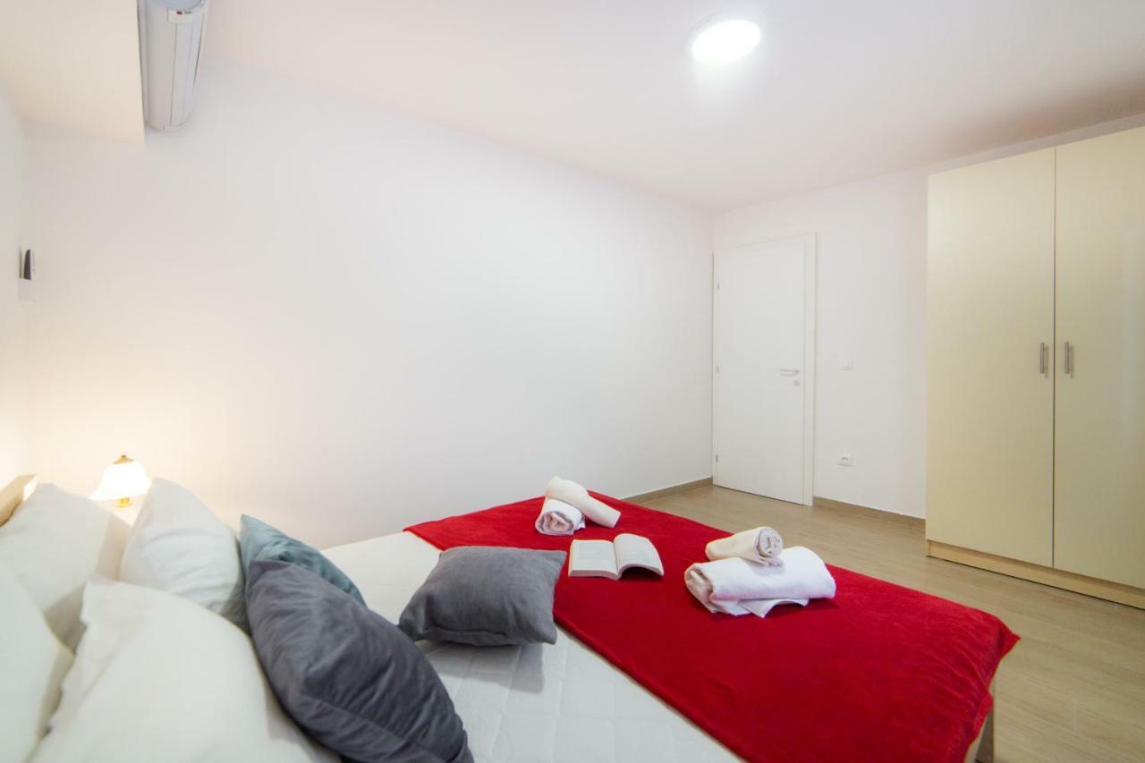 Apartments Relax Baška Voda エクステリア 写真